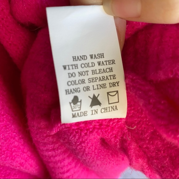 Dreamers Sweater NWT Hot Pink - Picture 6 of 6